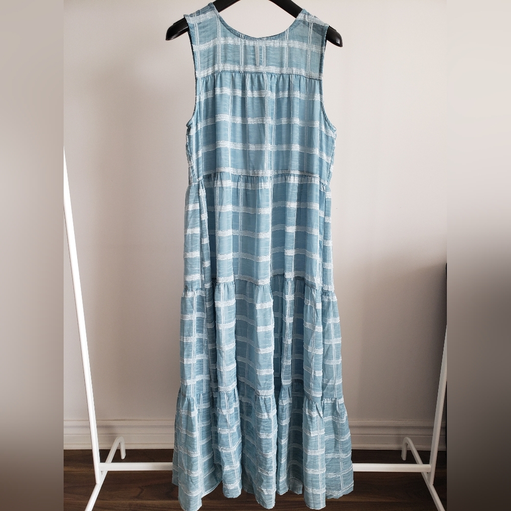 Moon River Light Blue Textured Tiered Maxi Dress - Size S